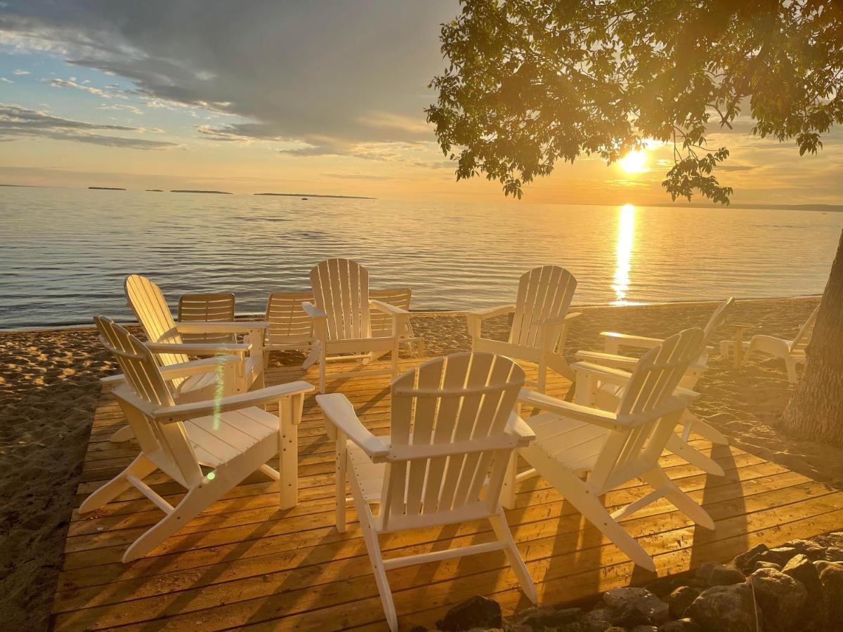 The Finch Beach Resort 노스 베이 외부 사진