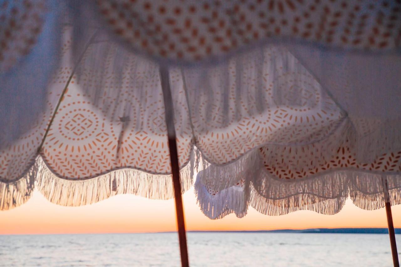 The Finch Beach Resort 노스 베이 외부 사진